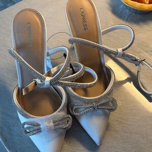 Express Elegant White Heels with Embellished Bows